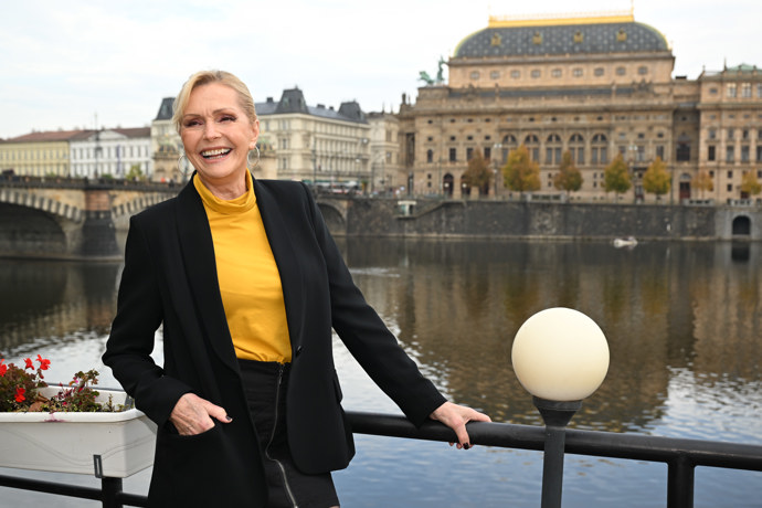 Také Helena Vondráčková šířila dobrou náladu. 