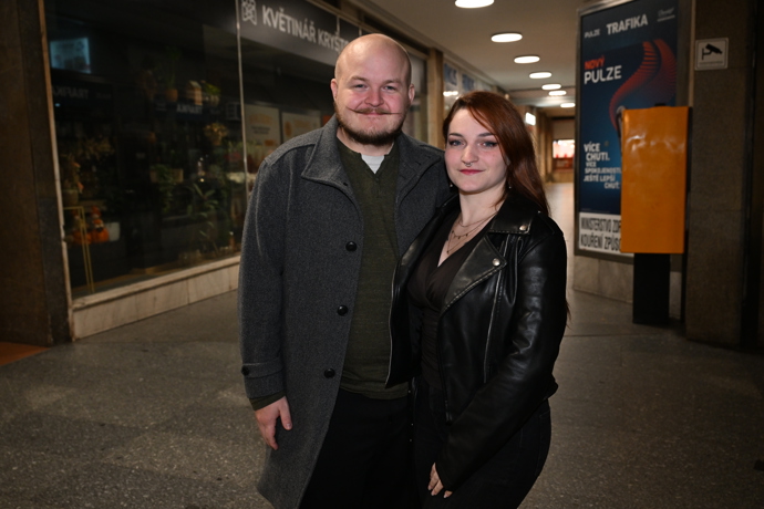 Artur Štaidl po boku své partnerky přímo vyzařoval spokojeností a dobrou náladu.