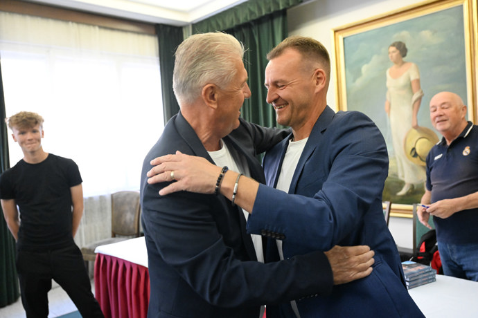 Hvězdy českého fotbalu, které pojí roky společné práce si i po letech mají co říct.