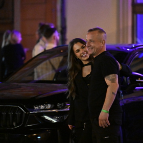 O společné fotografie s návratem oslavovaným zpěvákem nebyla nouze.