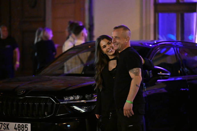 O společné fotografie s návratem oslavovaným zpěvákem nebyla nouze.