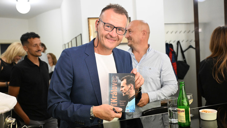 Pavel Královec pokřtil svou novou knihu. 