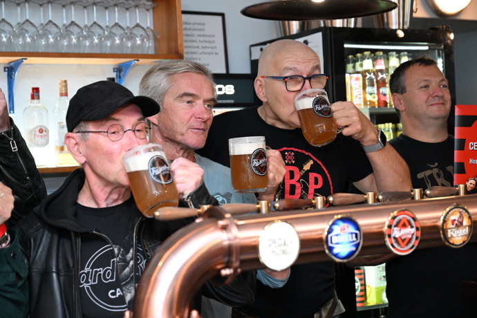 Tři sestry mají své pivo. 
