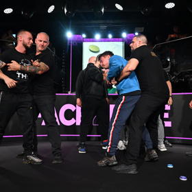 Tisková konference před Clash 17 nabídla několik vyhrocených momentů.