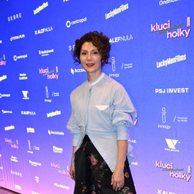 Martha Issová na premiéře filmu Kluci to vidí jinak než holky. 