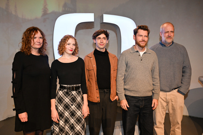 Herci z pohádky Krakonoš a básník na tiskové konferenci ČT