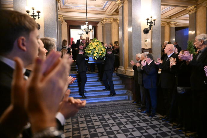 Jiřího Štěpničku vyprovodili přátelé a kolegové na jeho poslední cestu potleskem.