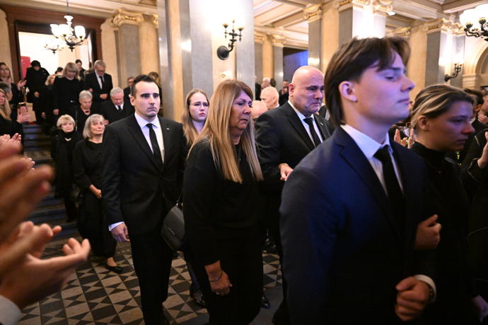 Pohřeb Jiřího Štěpničky byl velmi emotivní. Málokdo dokázal udržet slzy.