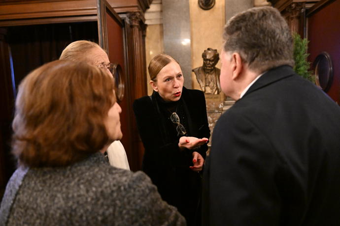 Zuzana Stivínová s kolegy na pohřbu Jiřího Štěpničky.