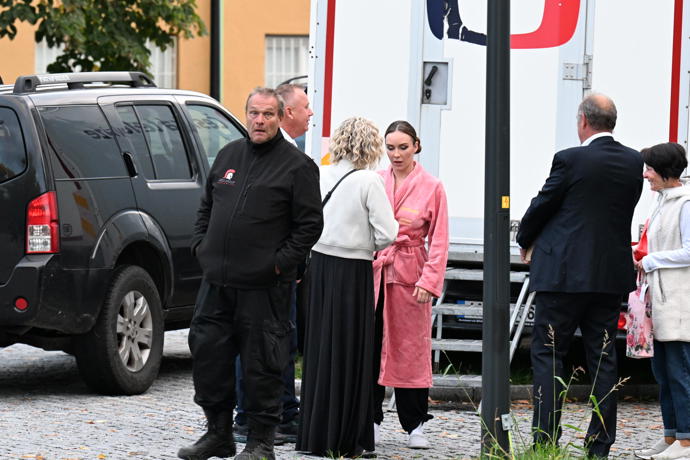 Adriana Mašková se ukázala před natáčením v růžovém župánku. 