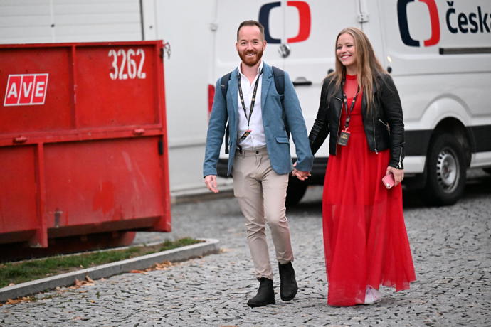 Martina Ptáčková dorazila ruku v ruce s přítelem. 