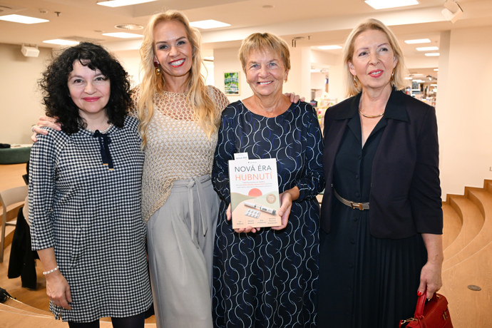 Kniha Nová éra hubnutí od autorské čtyřlístku Iva Málková, Václava Kunová, Dita Pichlerová a Karolina Ponocná Kamberská rozebírá moderní léky na obezitu.