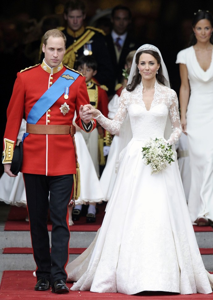 Pak už Kate do svého života jiného muže než prince Williama nepustila. Vzali se v roce 2011 a mají spolu tři děti.