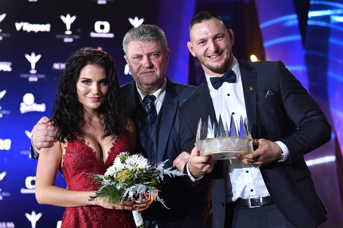 Manželé Krpálkovi a kontroverzní boss Ivo Kaderka, jenž je Eviným otcem Manželé Krpálkovi a kontroverzní boss Ivo Kaderka, jenž je Eviným otcem