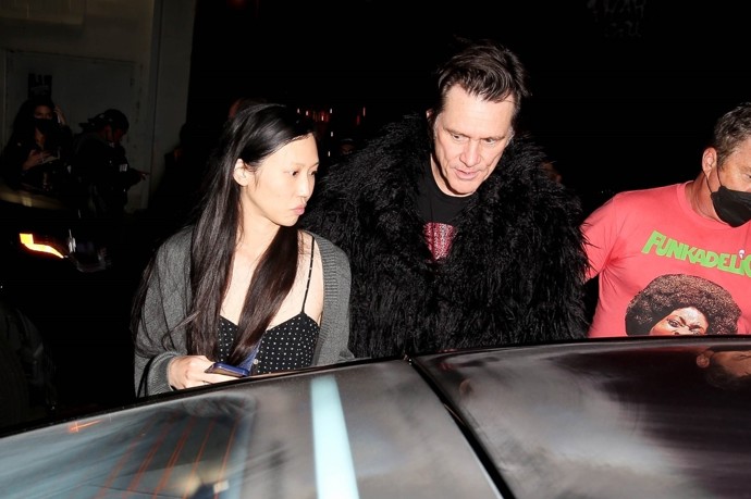 Jim Carrey se tajně oženil s Min Ah. 