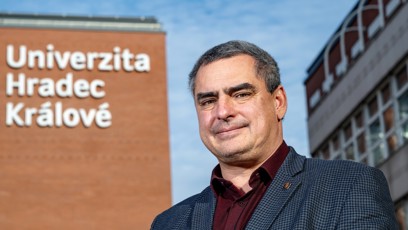 FOTO: Zemřel rektor Univerzity Hradec Králové Jan Kříž.