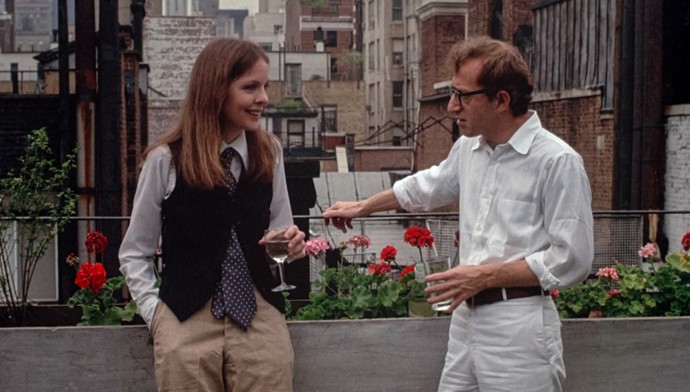 Podobný styl, jaký se váže se značkou Ralph Lauren, ve filmu Annie Hallová po boku Woodyho Allena nosila Diane Keaton. Herečka návrhářovy modely  ale nenosila jen před kamerou.