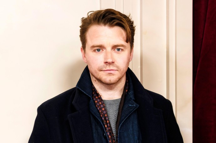 Jack Lowden zase nebude na rozdíl od Elordiho stínit samotnou značku 007.