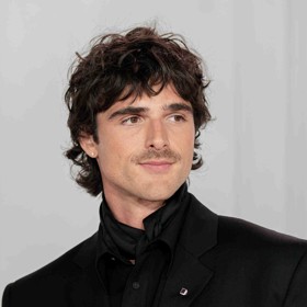 Jacob Elordi láká na dravé charisma i obří popularitu.