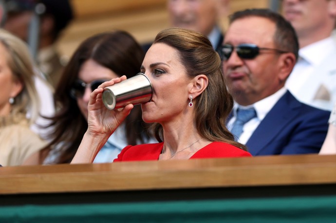 Tento trik využívá při různých společenských příležitostech, třeba letošním tenisovém Wimbledonu.