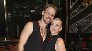 Nejlepší look ze StarDance? Krásná partnerka tanečníka Prágra, básnířka Svojost, vsadila na sochařský účes Nejlepší look ze StarDance? Krásná partnerka tanečníka Prágra, básnířka Svojost, vsadila na sochařský účes