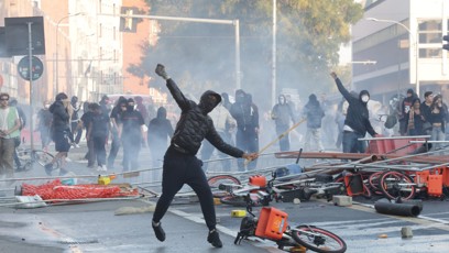 FOTO: Protesty v Bologni se vymkly kontrole.