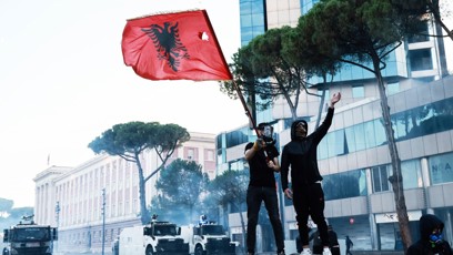 FOTO: Protesty v Albánii trvají už pátý den.