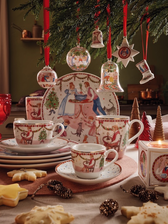 Vánoční tabule s příběhem. Renáta Fučíková vrátila na porcelán kouzlo Vánoc 19. století