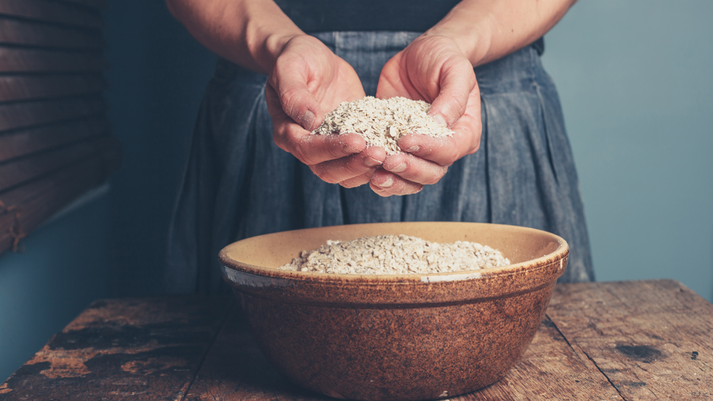 Ovesná koupel na svědivou a suchou kůži: Recept babičky Libušky
