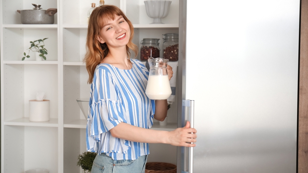 Co kam patří v lednici: Mléko nedávejte do dveří
