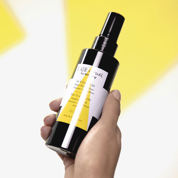 Bezoplachový regenerační krém s termoochranou The Cream 230, Hair Rituel by Sisley, 2 400 Kč (150 ml)
Bezoplachový regenerační krém s termoochranou The Cream 230, Hair Rituel by Sisley, 2 400 Kč (150 ml)