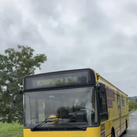 Na voze nechybí barvy Prahy sobě ani jméno jejího lídra.