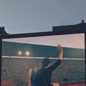 Martin Chobot se po vystoupení rozloučil s desítkami tisíc fanoušků v zaplněném stadionu.