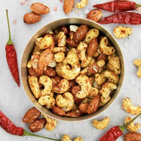 Velké oříšky z pece – med a chilli, 259 Kč