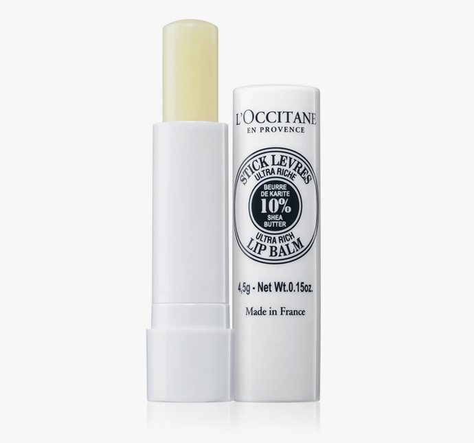 Balzám na rty s bambuckým máslem L’Occitane Karité Ultra Rich Lip Balm poskytuje rtům potřebnou hydrataci a výživu a pomáhá tak předcházet jejich vysušování a popraskání. Zároveň je chrání před účinky UV záření. 230 Kč Balzám na rty s bambuckým máslem L’Occitane Karité Ultra Rich Lip Balm poskytuje rtům potřebnou hydrataci a výživu a pomáhá tak předcházet jejich vysušování a popraskání. Zároveň je chrání před účinky UV záření. 230 Kč
