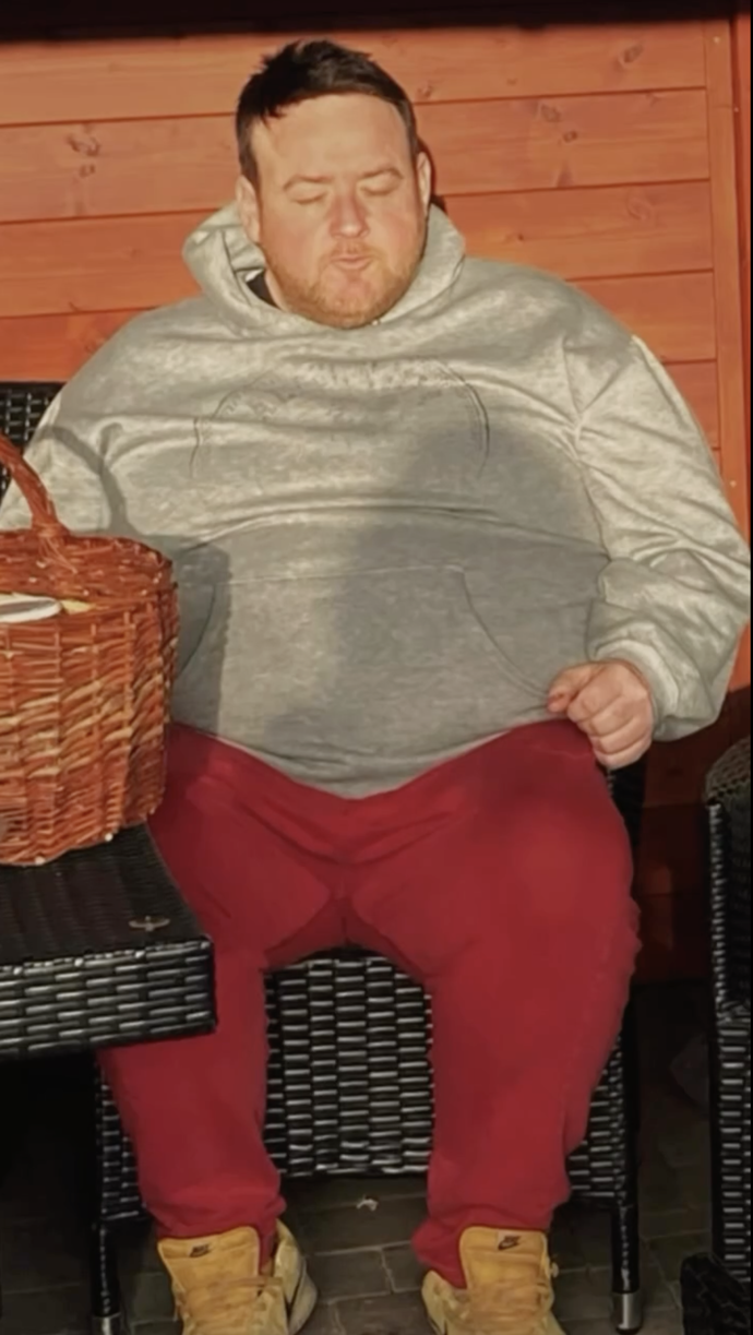 Herec dnes vystupuje také pod přezdívkou Ex-fatman a svým příběhem motivuje ostatní.