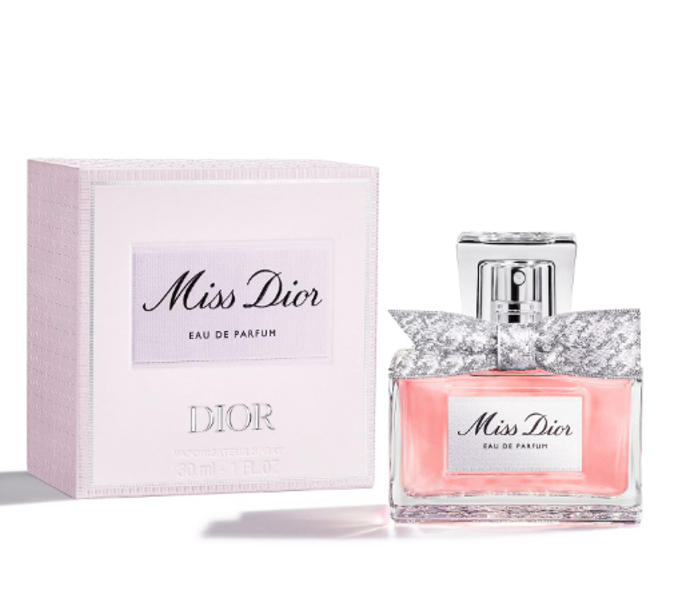 Parfemovaná voda Miss Dior, 3 050 Kč (50 ml), prodává Sephora Parfemovaná voda Miss Dior, 3 050 Kč (50 ml), prodává Sephora