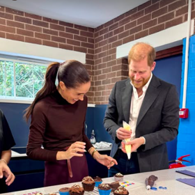 Princ Harry a Meghan Markle na návštěve v Nottinghamu.