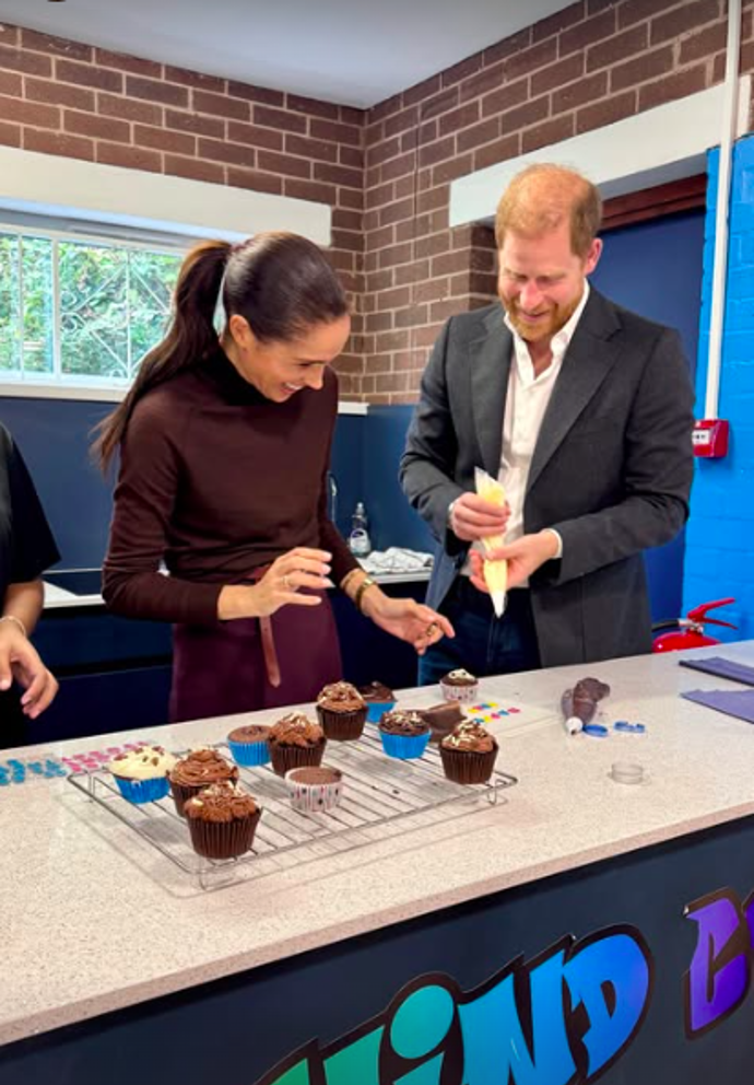 Princ Harry a Meghan Markle na návštěve v Nottinghamu.