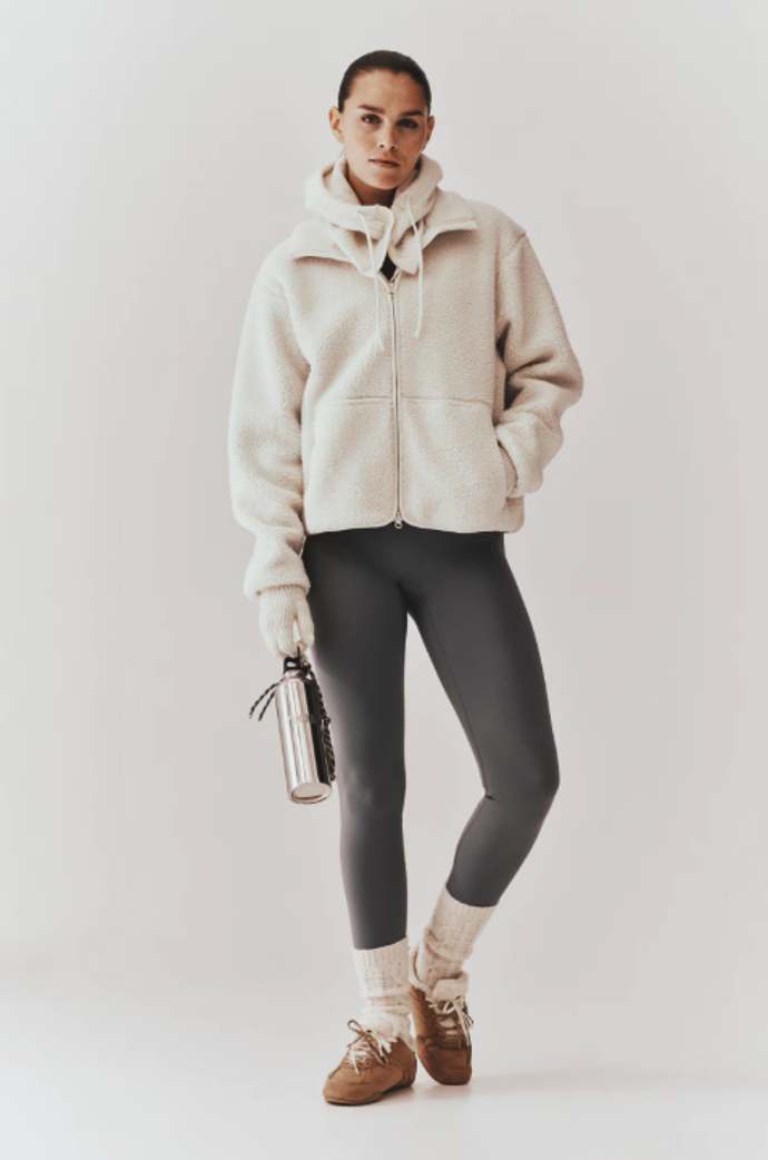 Plyšová sportovní bunda H&M, 1 249 Kč Plyšová sportovní bunda H&M, 1 249 Kč
