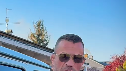 FOTO: Karlos si hodlá pořídít nový brutálnější vůz.
