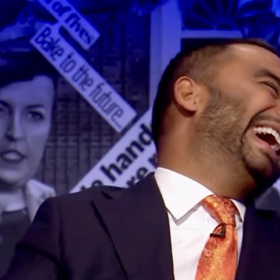 Premiérova odpověď Rajana rozesmála natolik, že se zaklonil v křesle.