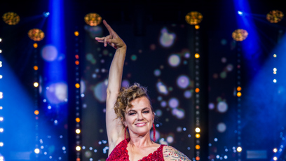 FOTO: Marta Jandová vypadala v červených šatech naprosto úchvatně.