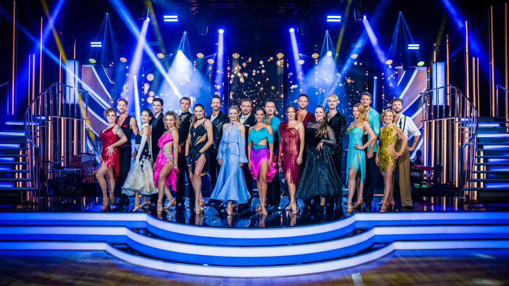 Všichni účastníci StarDance 2026 společně.