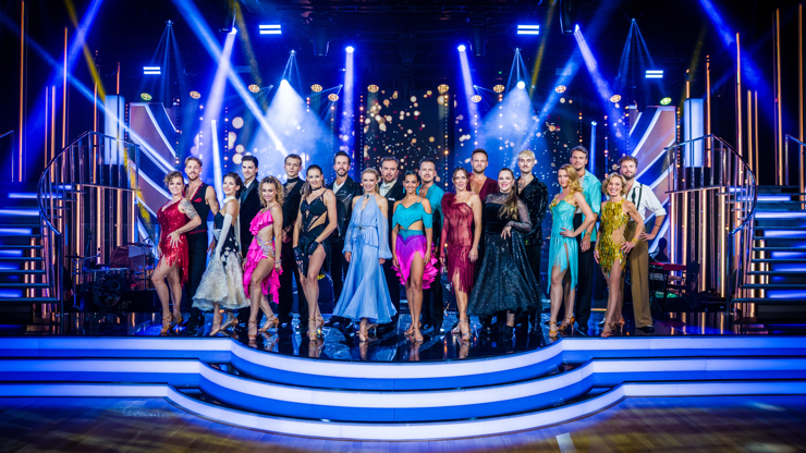 Všichni účastníci StarDance 2026 společně.