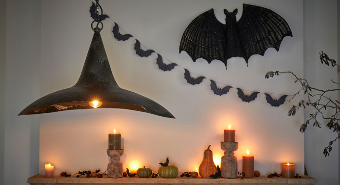 Halloween může být i elegantní. Zapomeňte na plastové kostlivce a proměňte domov v tajemné místo