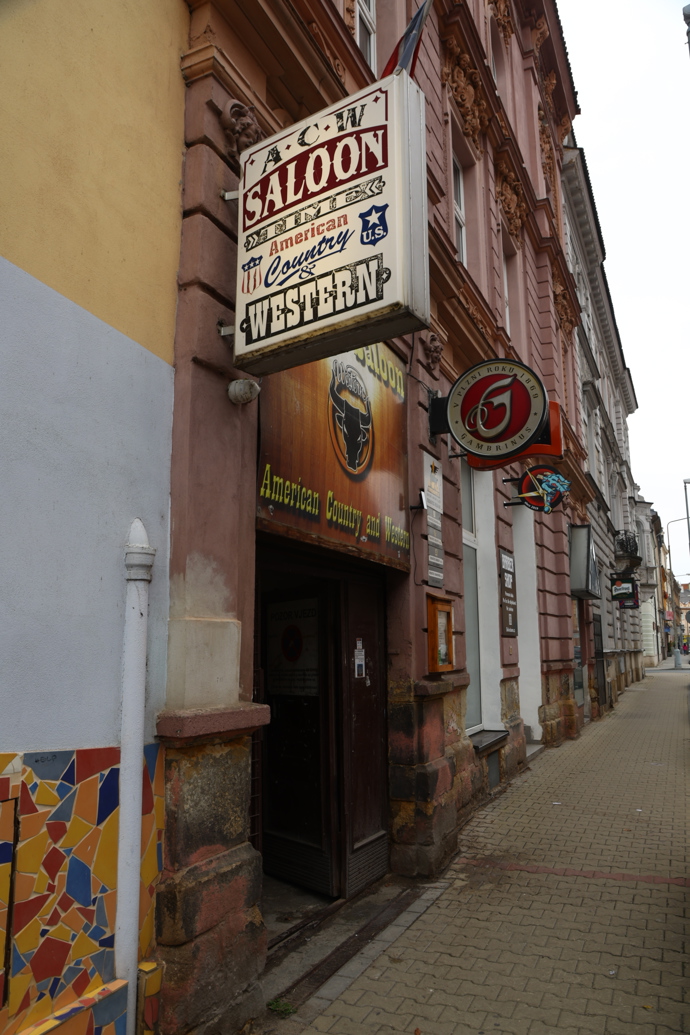 ACW Saloon rozhodně nepřehlédnete. 