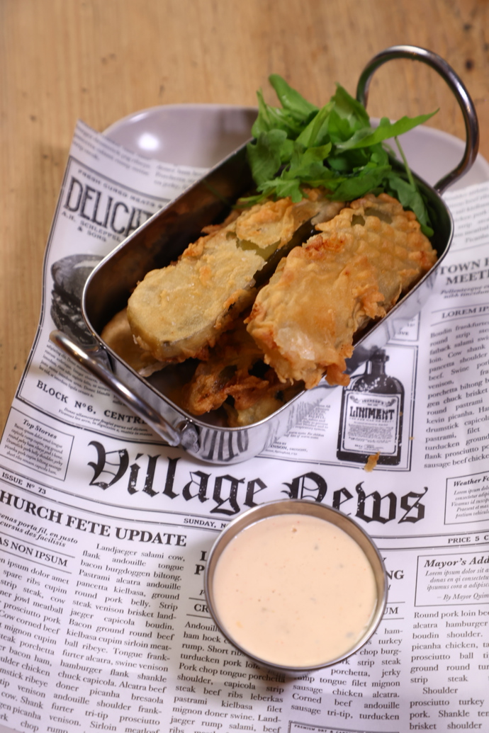 Fried pickles nám moc chutnali. 
