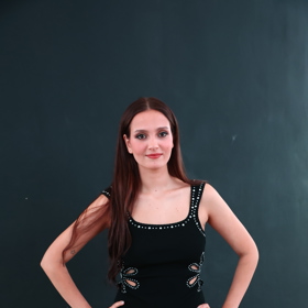 Ines Ben Ahmed je kolegyně Evy Burešové. 