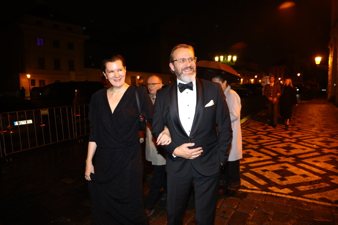 Ve společnosti se objevila také návrhářka Tatiana Kovaříkové v doprovodu manžela.